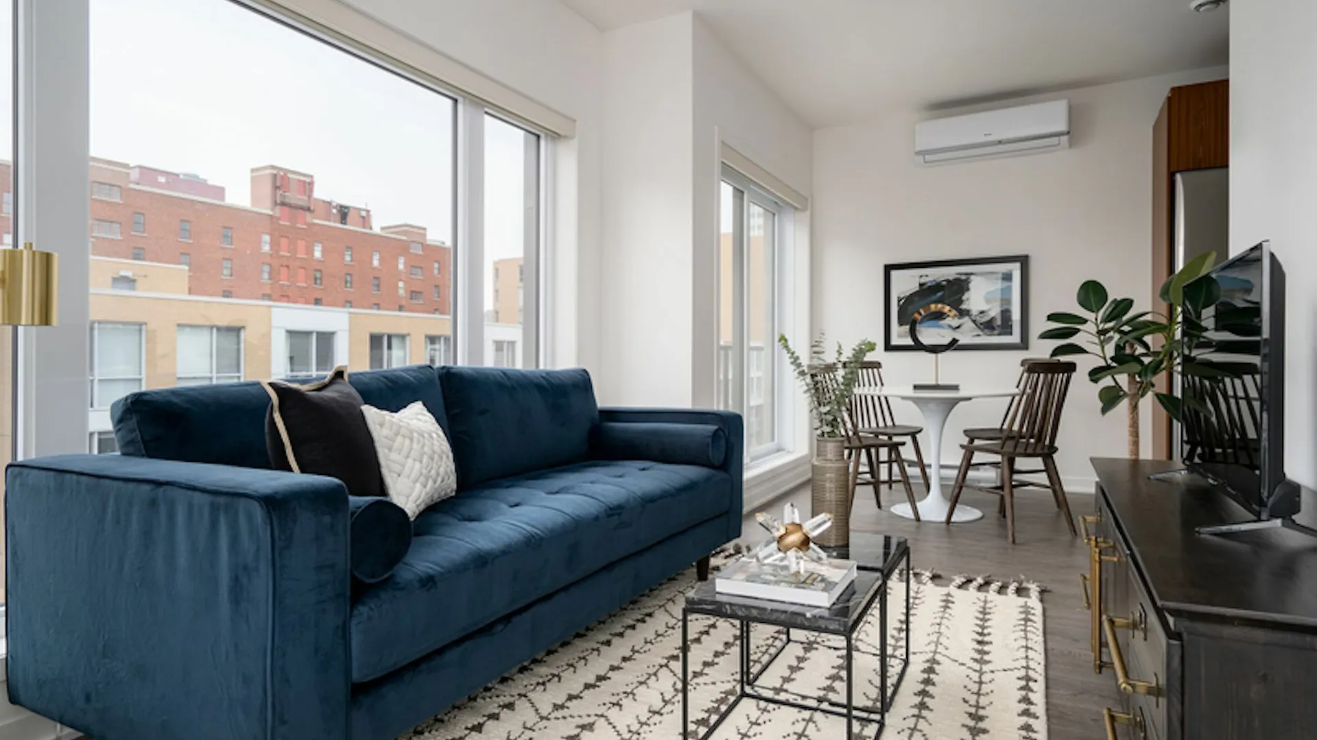 몬트리올 Quaint 1Br In Quartier Des Spectacles By Sonder 아파트 캐나다